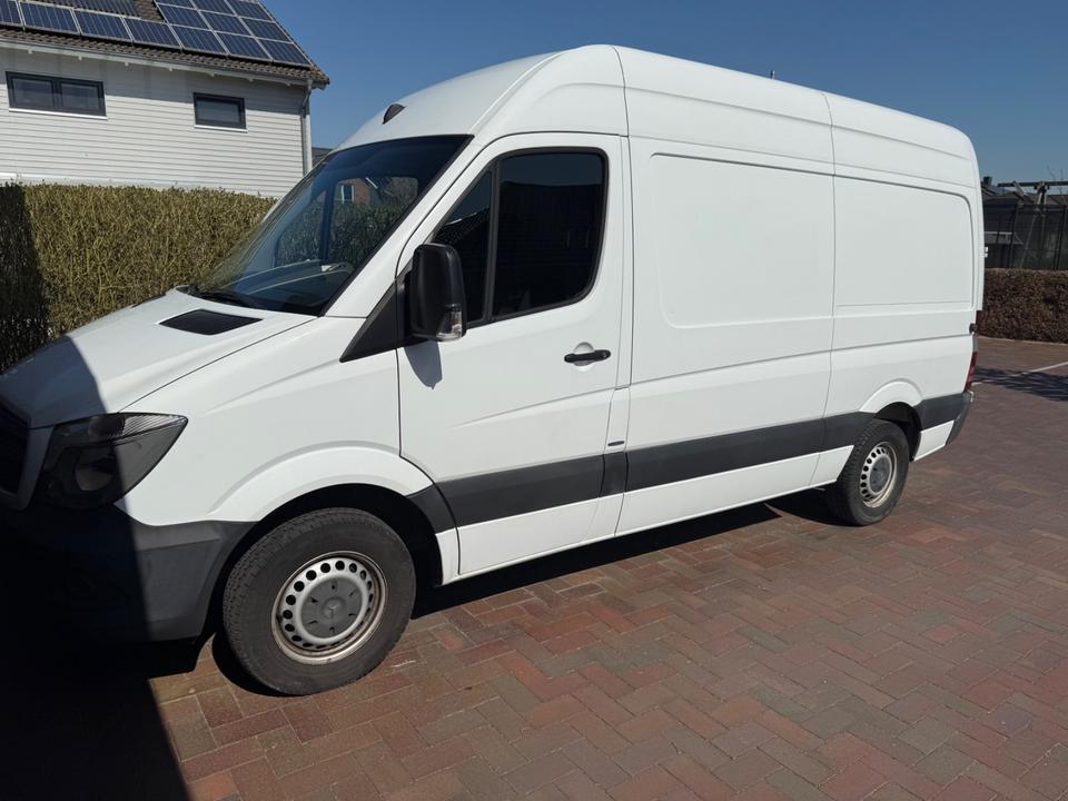 MB Sprinter 211CDI L2H2 AHK Top Zust. 2. Hand 59 TKM TÜV NEU in Neumünster