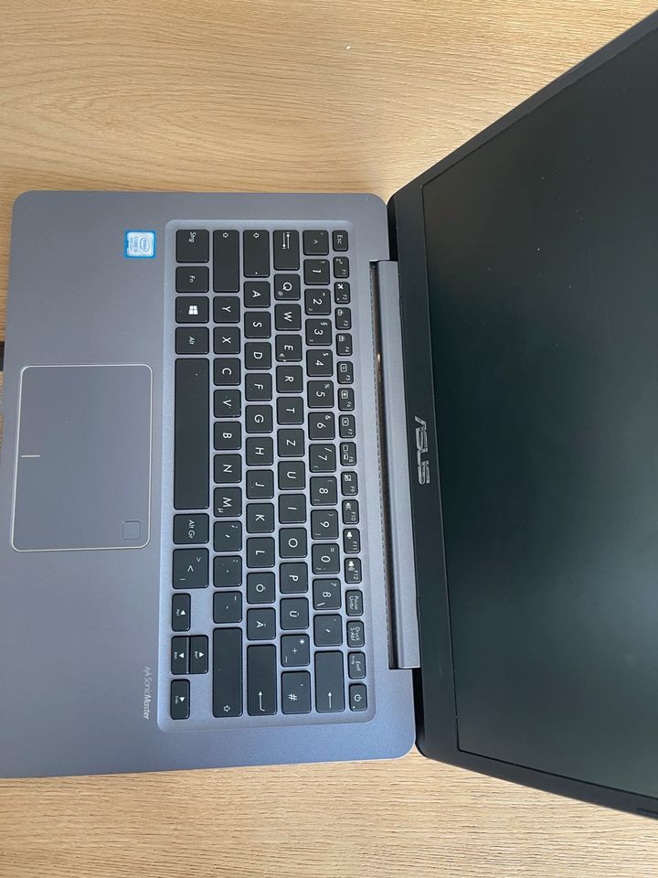 Asus Notebook mit Originalverpackung vorhanden in Karlsruhe