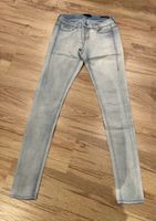 Verkaufe schöne Jegging von Guess Gr. 27 Hessen - Wetzlar Vorschau