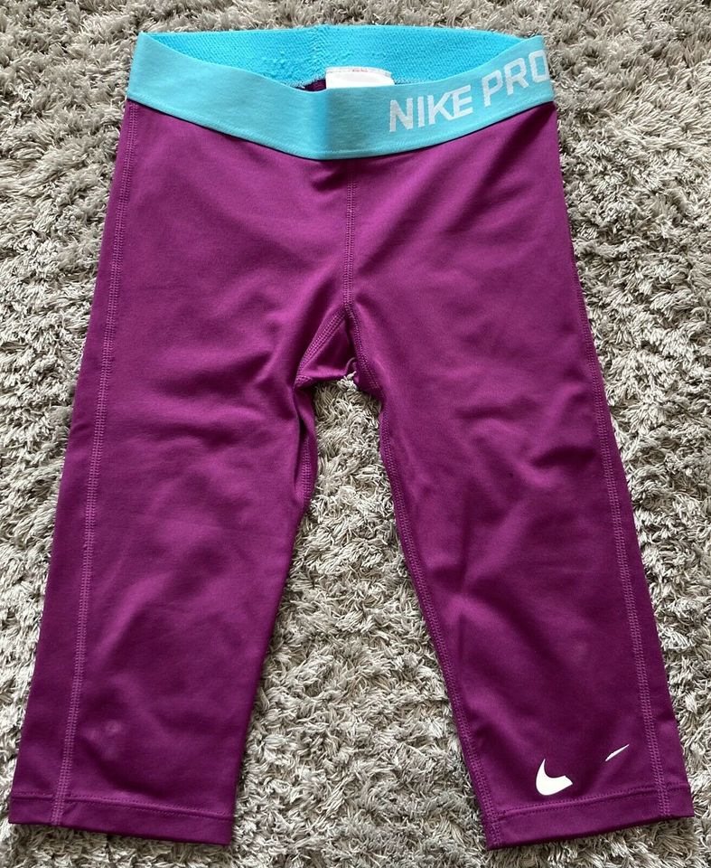 Nike Pro Dreiviertel Sporthose, Gr. XS in Bad Dürrheim