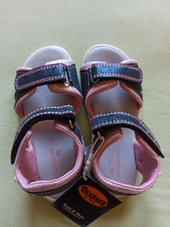 Neue Dockers Mädchen-Sandale in Pirmasens