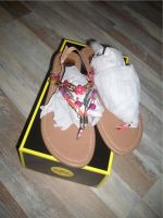 Buffalo Flip Flops Zehentrenner Capri Riemchen-Sandalen neu Gr.40 Hessen - Taunusstein Vorschau