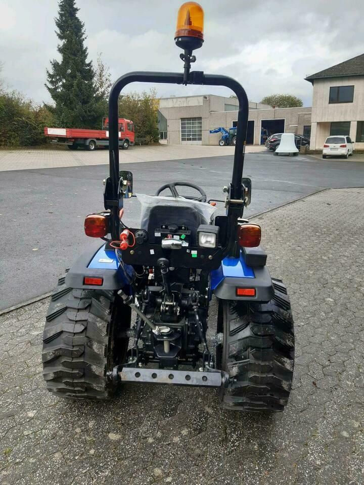 Solis 26 TIGER blau Traktor Rasen- oder Industriebereifung SBF in Brockscheid