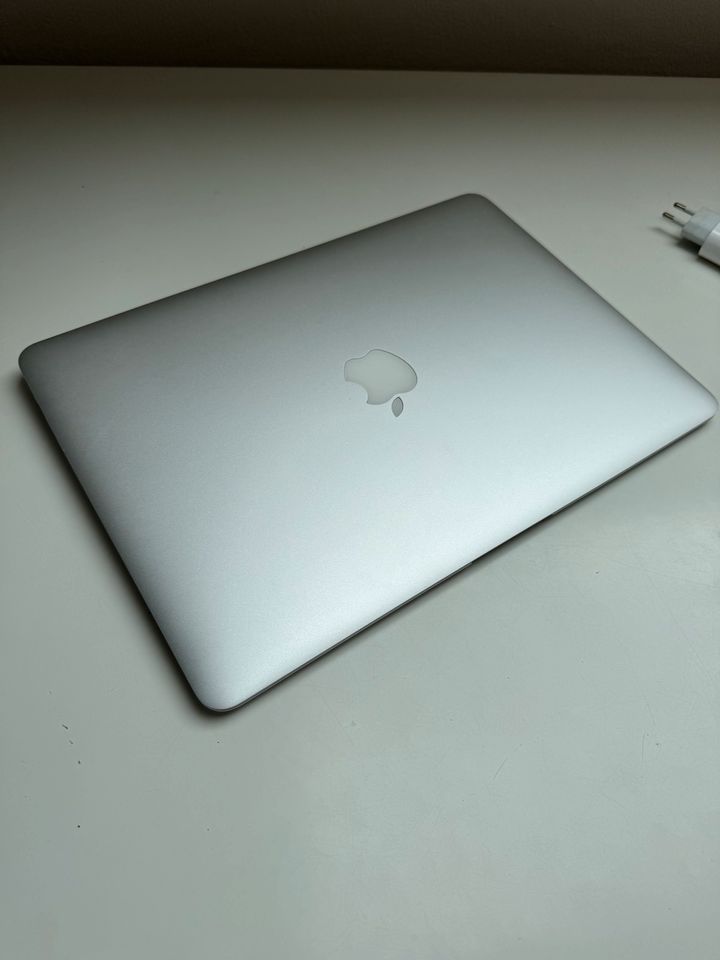 MacBook Air 13 Zoll in Berlin