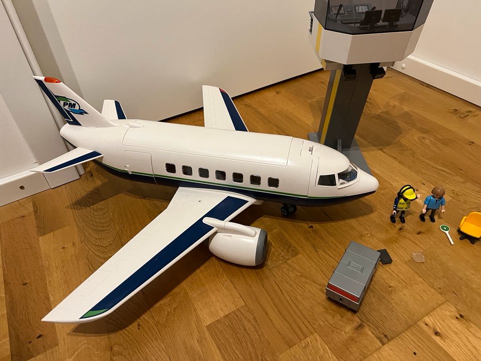 Playmobil Flugzeug mit Tower in Stutensee