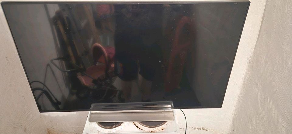 Toshiba 4k 43Zoll TV DEFEKT für Bastler in Kölleda