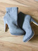 H&M Stiefeletten/Ankle boots/Plateau Stiefel grau Gr. 39 Nordrhein-Westfalen - Ratingen Vorschau