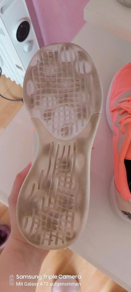 ❤ hübsche Nike Schuhe ❤ in Homburg
