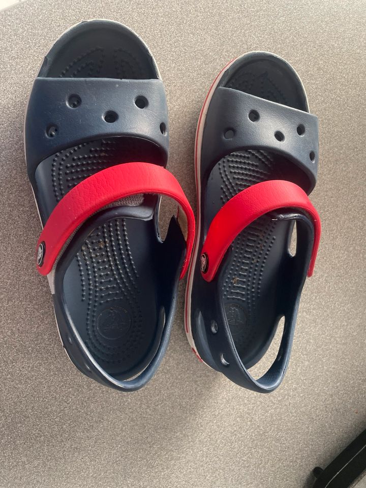 Crocs Unisex, Sandalen, Crocband Kids Blau rot, J2, Gr. 32 33 in Frankfurt am Main