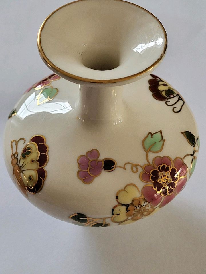 Zsolnay Porzellan kleine Vase in Berlin - Steglitz | eBay Kleinanzeigen ist  jetzt Kleinanzeigen