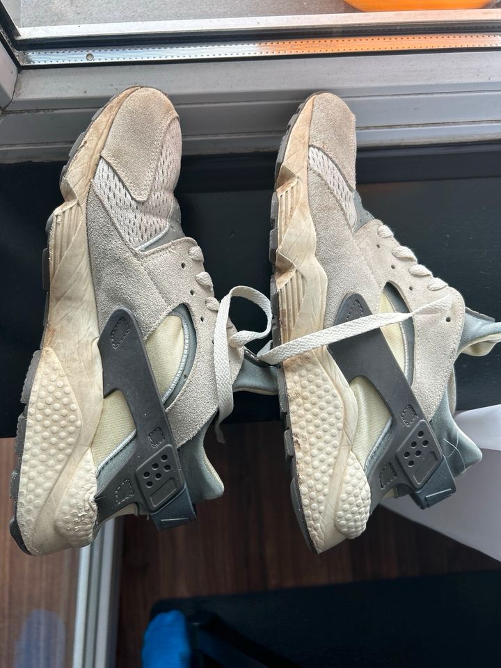 Nike Huarache Coconut Größe EUR 44 28 cm in Frankfurt am Main