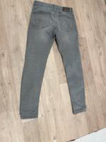 MNG MANGO Man Jeans grau Gr. M (40) Nordrhein-Westfalen - Olpe Vorschau