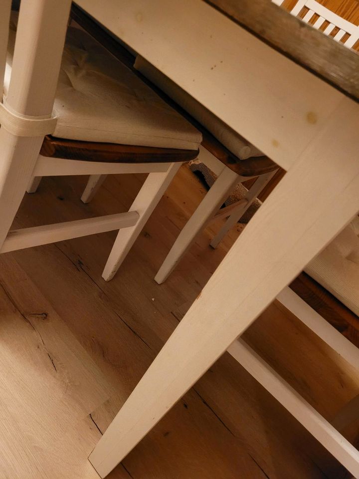 Tisch und Stühle Echtholz in Nordenholz