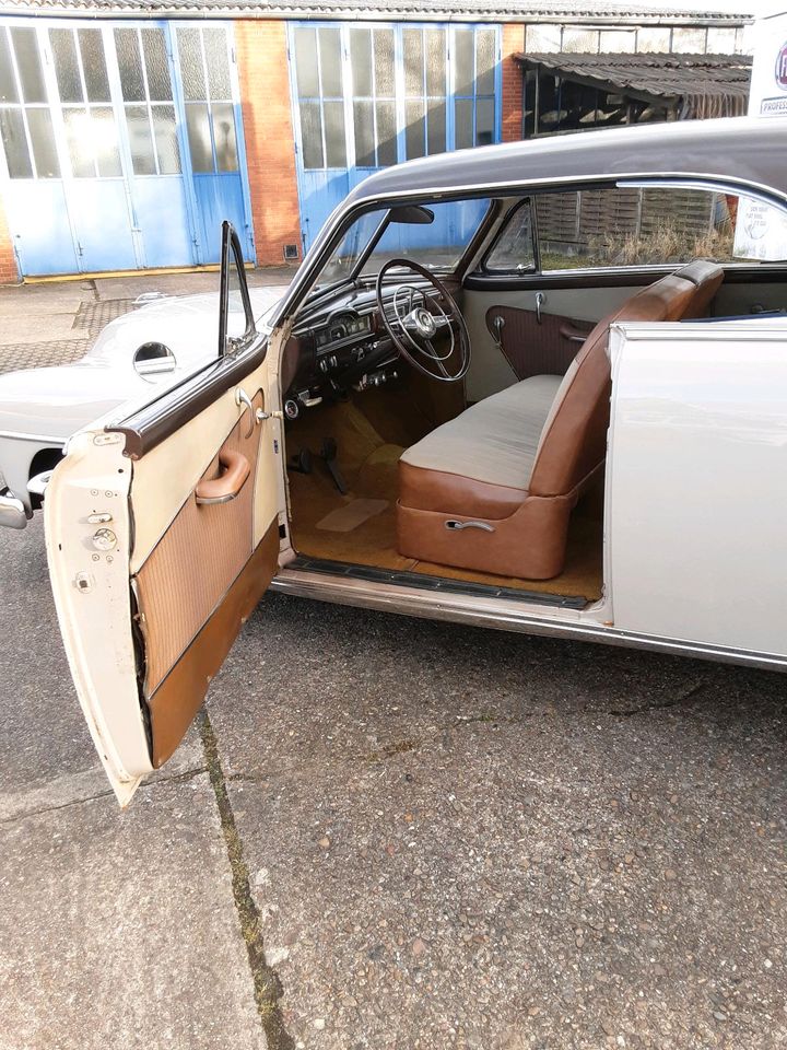 Plymouth Belvedere von 1952 in Hespe