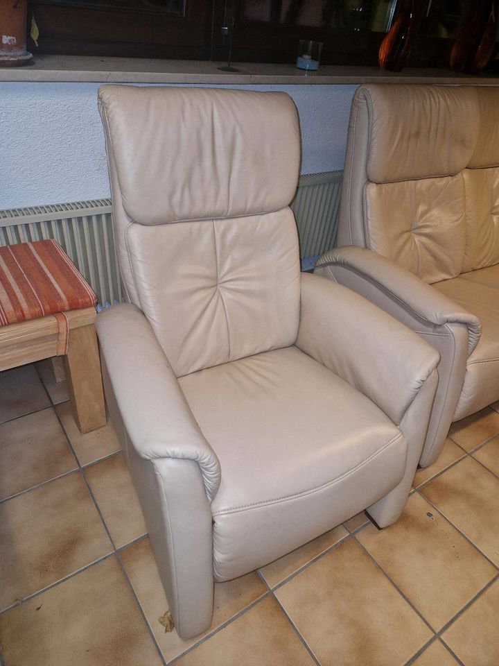 Couch ( 3Sitzer 2Sitzer und Sessel) mit liegefunktion in Pressath