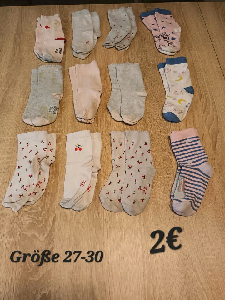 Mädchen Socken Größe 27-30 in Tauberbischofsheim