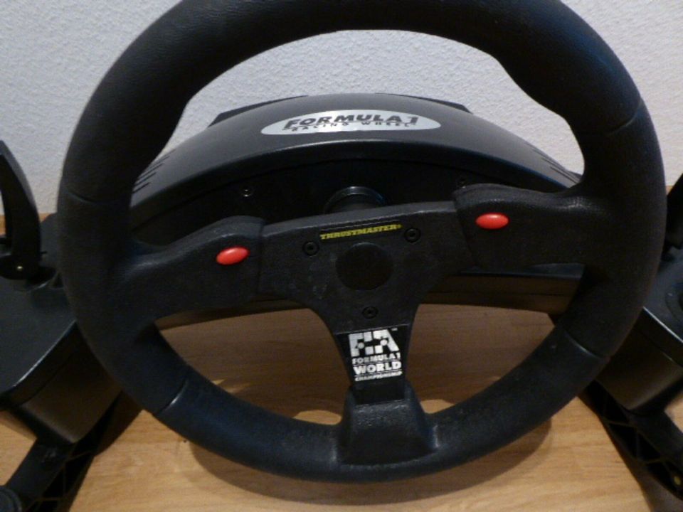 PC-Zubehör Thrustmaster Racing Wheel und Pedalset in Gönnheim