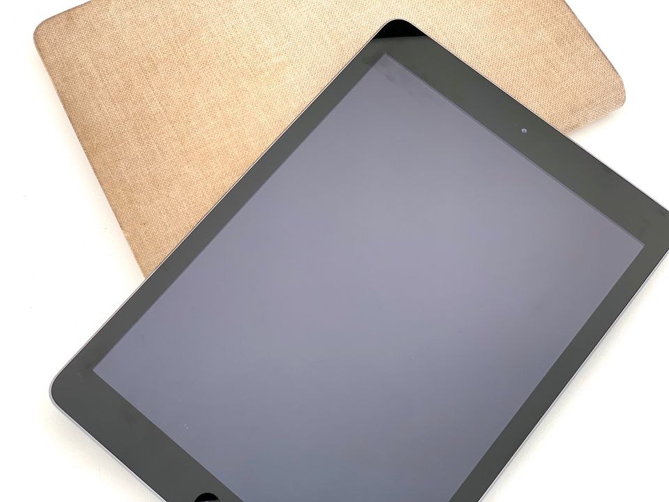 iPad Air 1.Generation, WIFI,16 GB, mit Cover in Eichenau