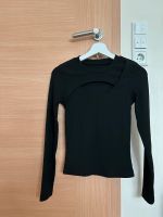 *NEU* Pullover schwarz mit Cut Out Damen (Gr. S) Nordrhein-Westfalen - Geseke Vorschau