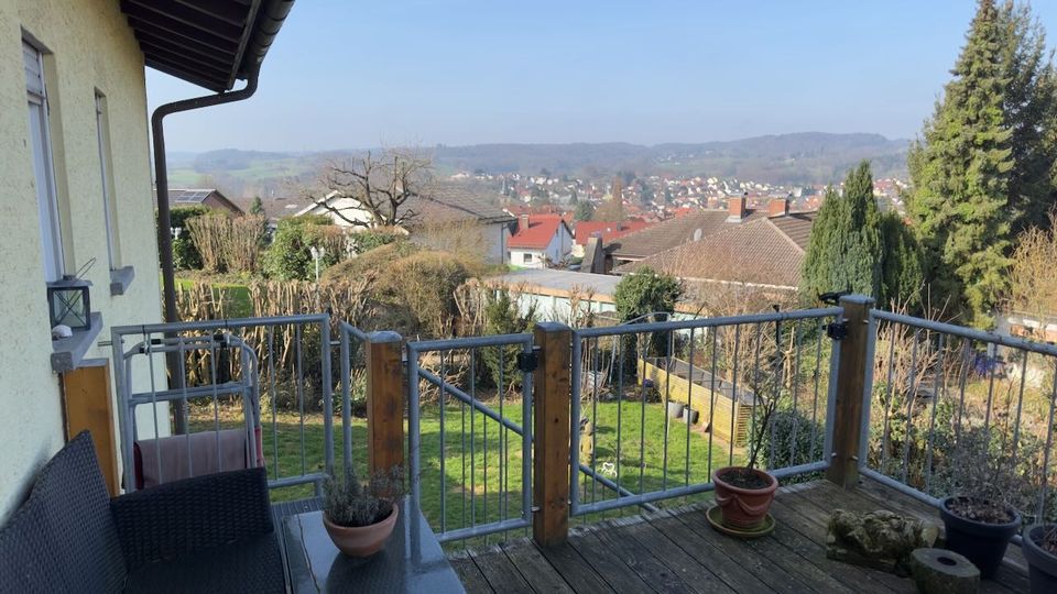 Zweifamilienhaus mit unverbaubarem Fernblick und perfektem Energiemix zu verkaufen in Rimbach