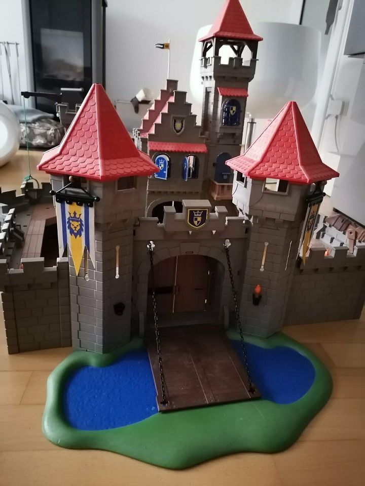 Playmobil Königsritterburg, 3268; mit extra Zubehör, gebraucht in Annweiler-Queichhambach