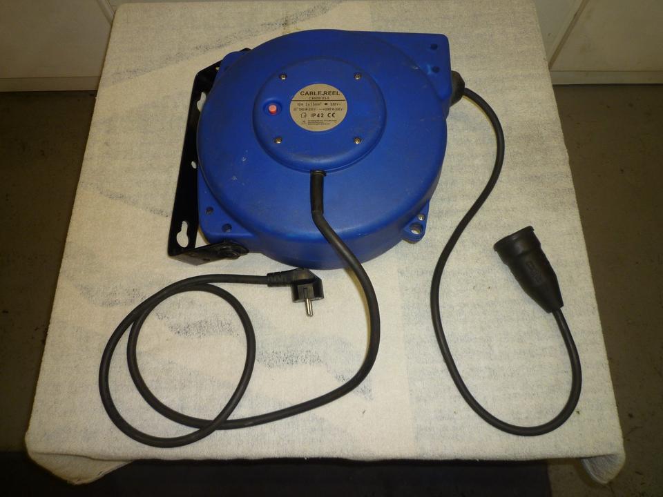 Planeta Automatischer Kabelaufroller CR 605103 S mit 10 m Kabel in Wunstorf