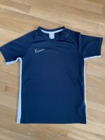 NIKE Dri-FIT Sportshirt, dunkelblau, Gr. 152 *TOP Frankfurt am Main - Nordend Vorschau