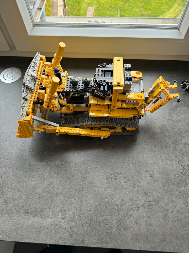 Lego Technik Bulldozer 8275 in Schwerte