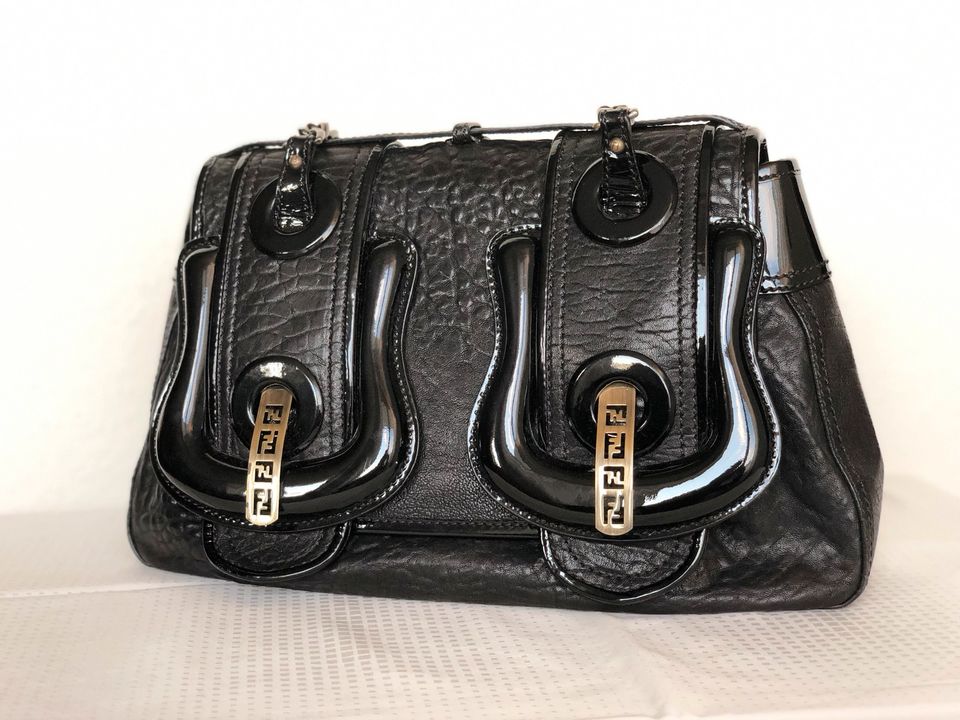 Fendi Tasche Buckle Bag schwarz TOP Zustand in Köln