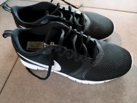 Nike Schuhe NEU 40,5 Bayern - Weißenhorn Vorschau