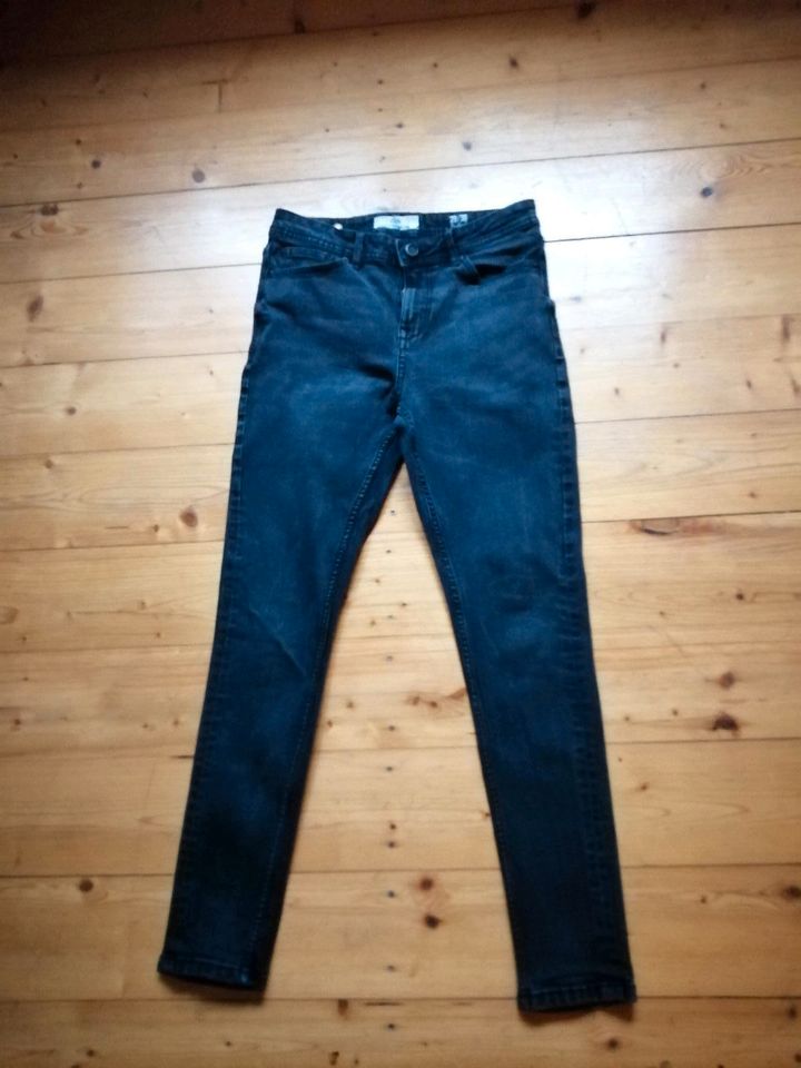 Jeans, Gr. 29/30, schwarz washed FSBN in Bad Soden-Salmünster