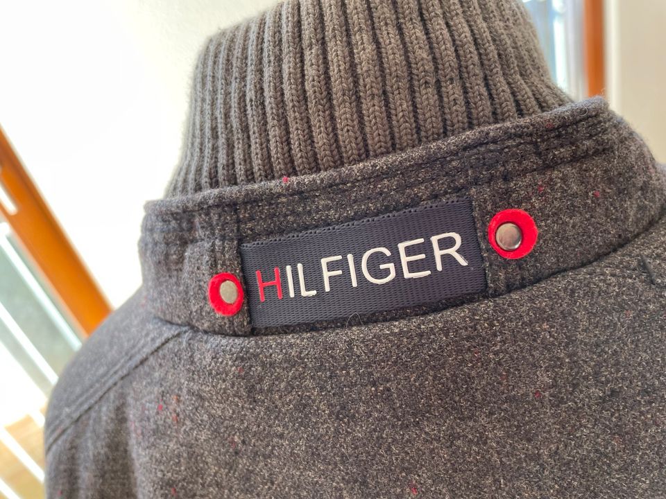 Tommy Hilfiger Jacke Größe M in Heidesheim