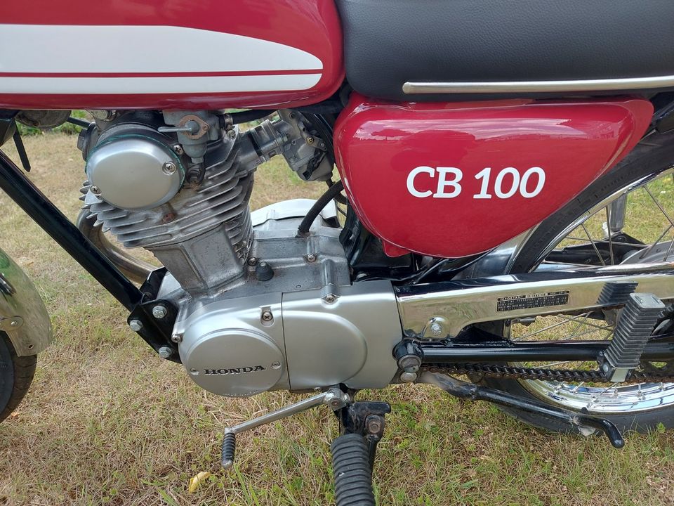 Honda CB 100 in Berlin