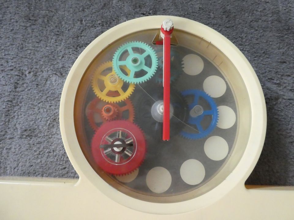 Lernspiel-Uhr aus den 70igern in Quierschied