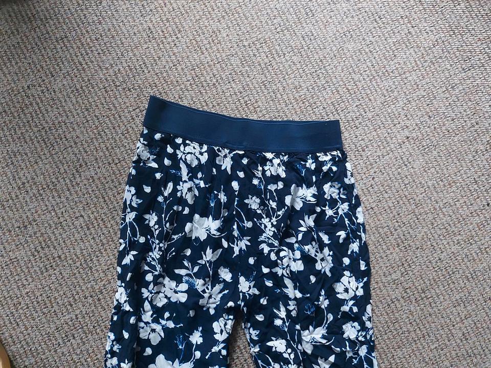 Hose Sommerhose Damen Curvy Gr. 42 - 46 neuwertig blau/weiß in Bannewitz