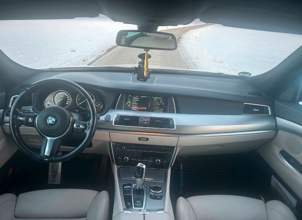 BMW 520d GT M-Sport Paket BiXenon Pano HiFi Navi in Trostberg