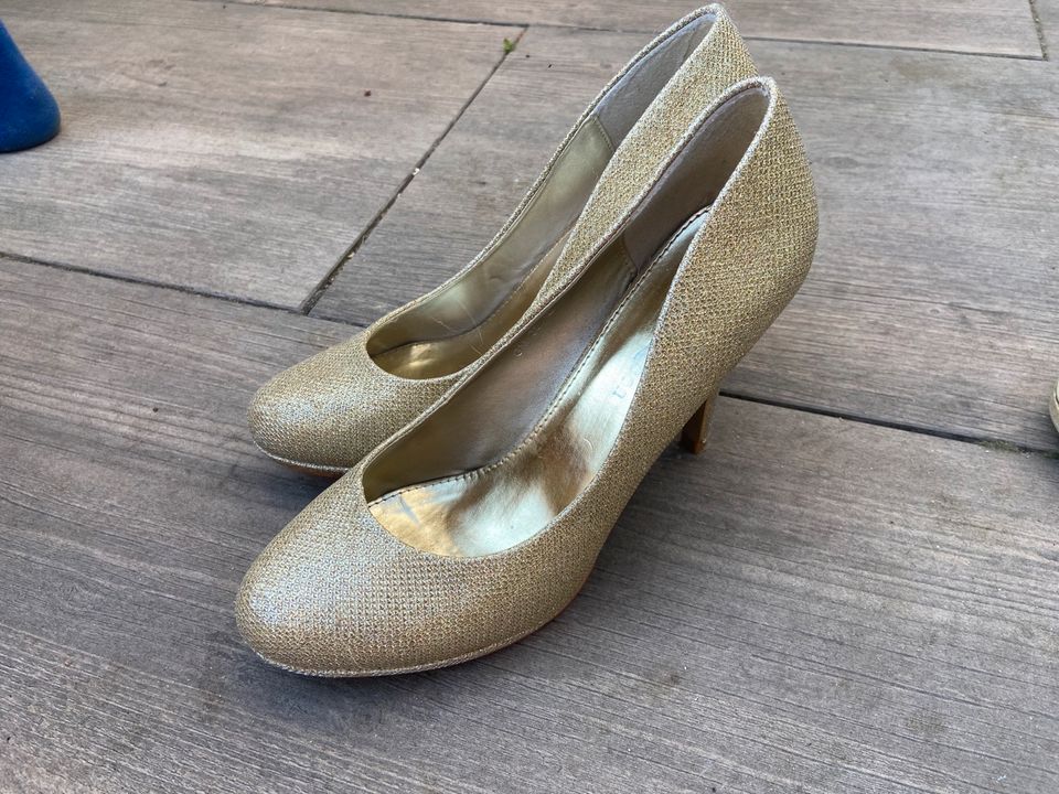 Schicke Damen Pumps | Gr. 40 | goldfarben in Lüneburg