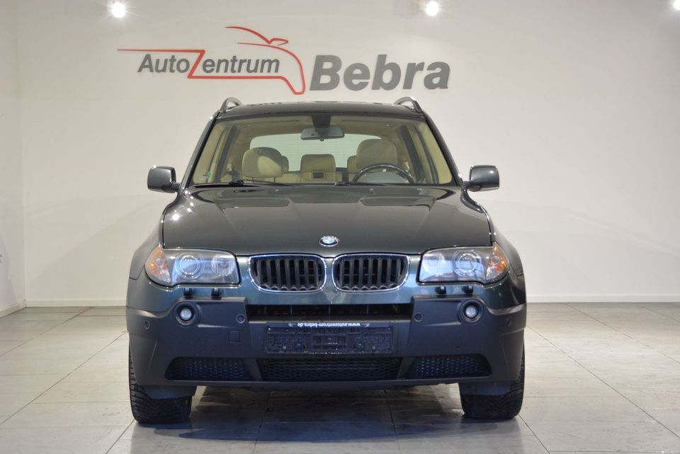 BMW X3 3.0d Xenon/Navi/Leder/Panorama/AHK/SHZ/PDC in Bebra