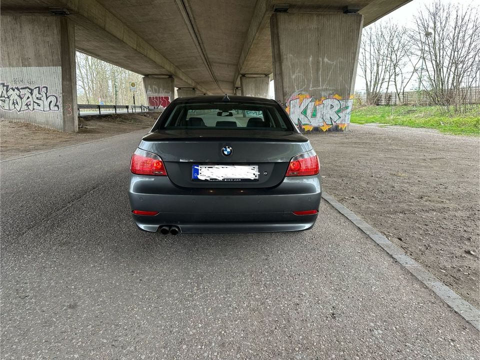 BMW 523i A - Xenon, Leder, Schiebedach Sitzhzng in Mönchengladbach