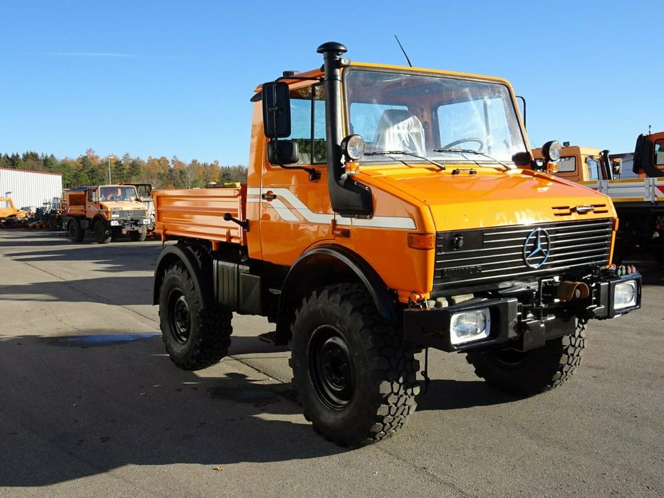 Unimog 424 / 427 Kunststoff Kotflügel  hinten / 1 Satz = 2 Stück in Pürgen