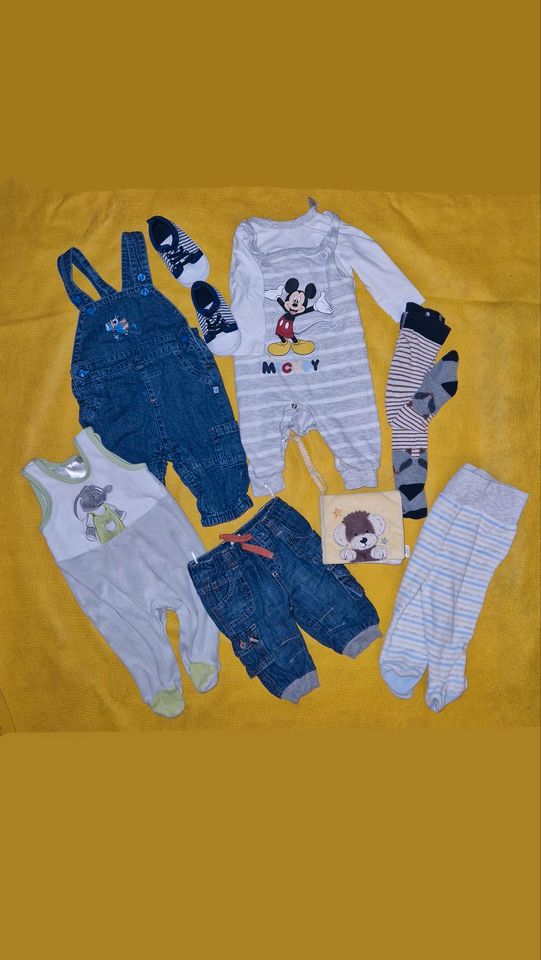 Baby Kleidungsstücke im Set in Größe 62 / 68 + Schuhe & Buch in München