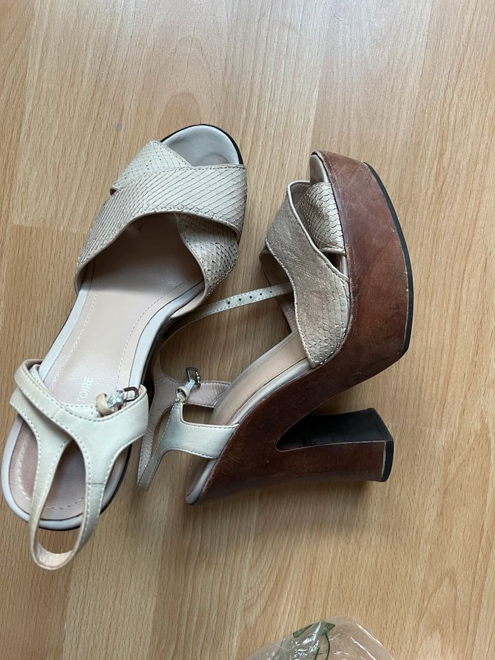 Pour la Victoire Wedges Pumps Heels 38 Holz Lederschuhe Leder in Berlin