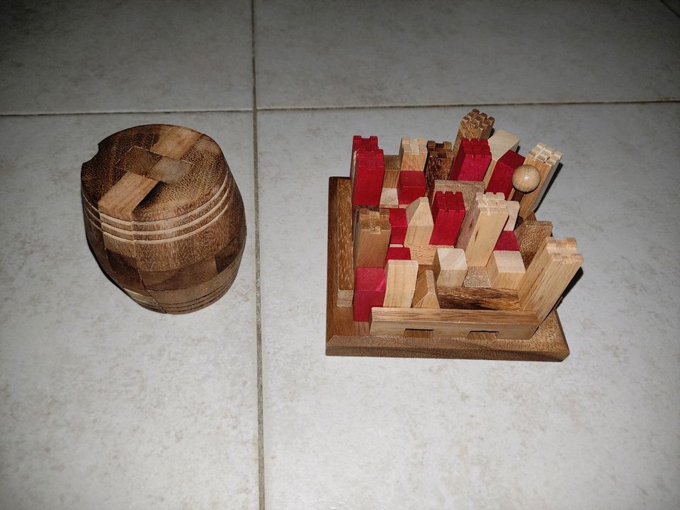 2 Geduldsspiele aus Holz, 3D Puzzle in Oldenburg