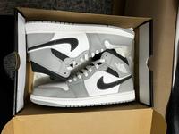 Nike Jordan 1 MID Größe 44,5 Grau neu neu neu !!!!  Ungetragen Sachsen - Crimmitschau Vorschau