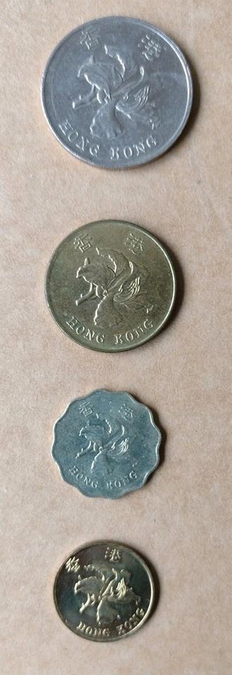 Münzen China Taiwan Hong Kong Queen  Elizabeth Macau in Trier