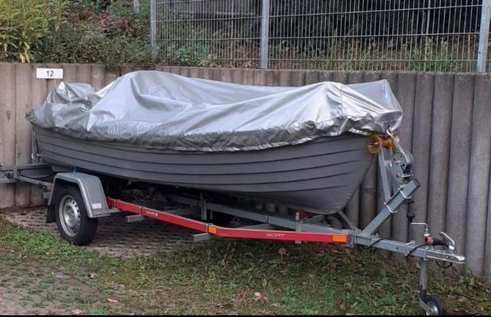 Verkaufe Angelboot mit Motor und Trailer in Borkwalde