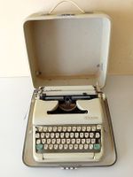 Schreibmaschine Olympia mit Koffer Antik Vintage Nordrhein-Westfalen - Blomberg Vorschau