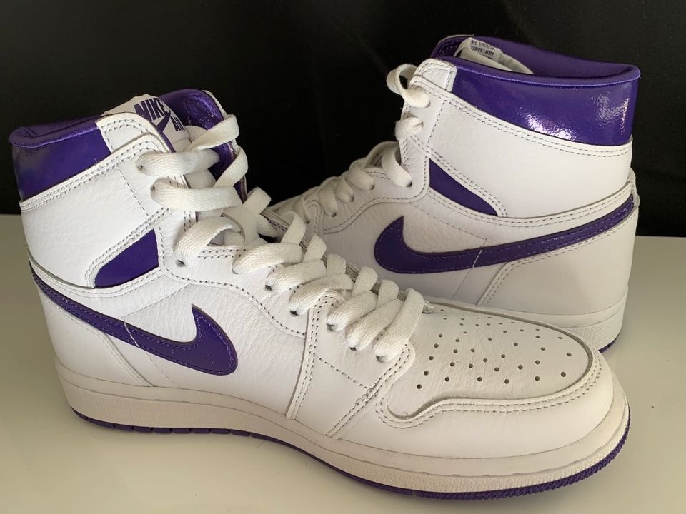 Air Jordan 1 Retro high court purple in Ratingen