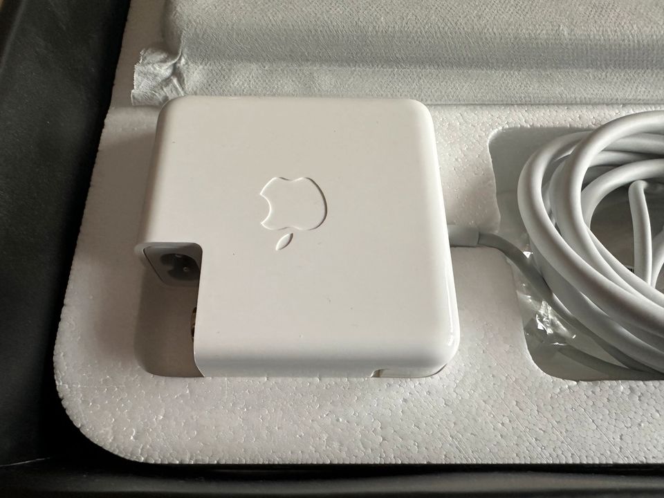 Apple Macbook Pro Late 2008 15 Zoll mit OVP Neu in Pleinfeld