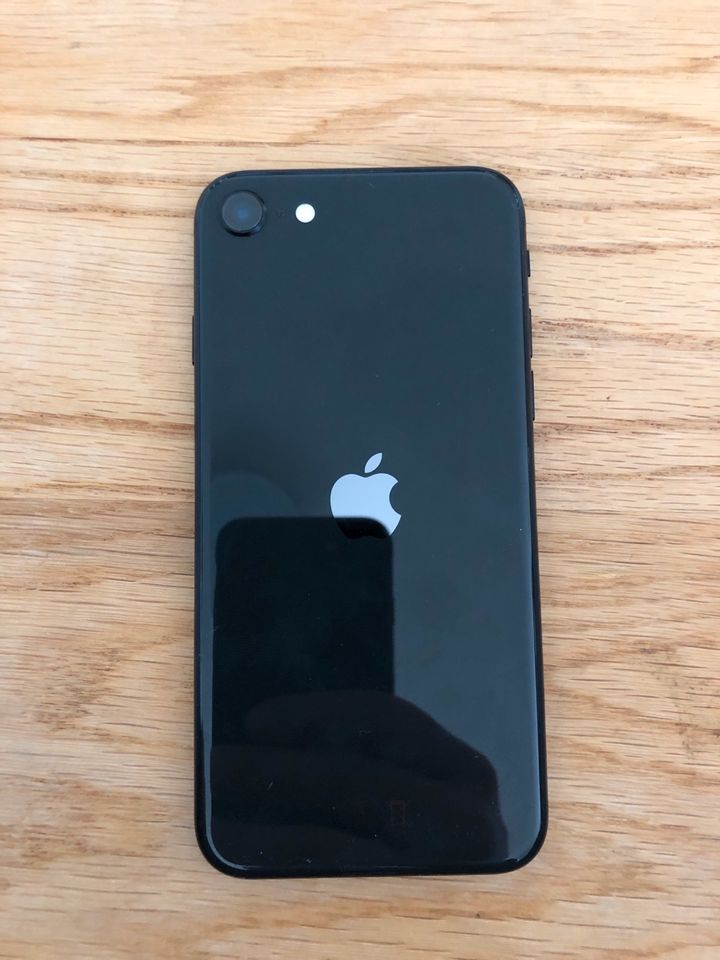 iPhone SE | Black | 64GB in Bissendorf